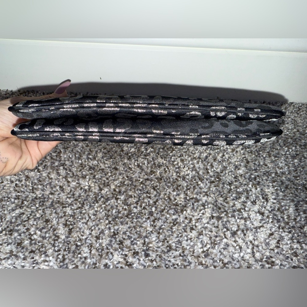 Kate spade black leopard Chelsea wristlet - Picture 3 of 7